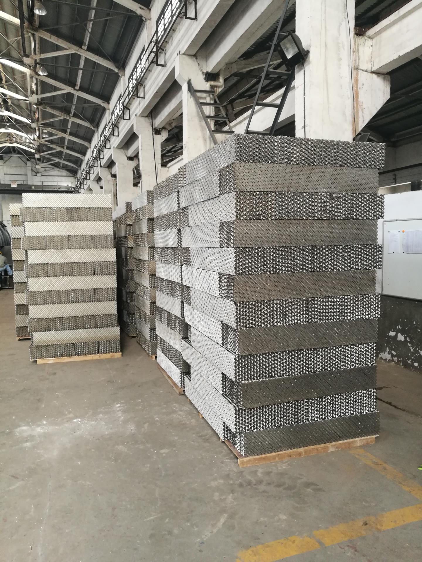 福建永榮科技有限公司年產(chǎn)60萬噸己內(nèi)酰胺項(xiàng)目一期工程環(huán)己酮裝置、肟化裝置27塔填料實(shí)現(xiàn)優(yōu)質(zhì)高效生產(chǎn)